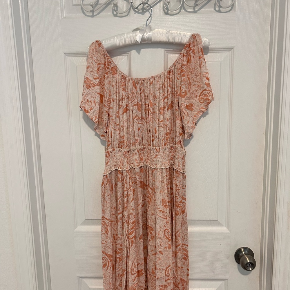 NWT New Directions Off-Shoulder Paisley Midi Dress w Flutter Sleeves. Size PM - Picture 2 of 10